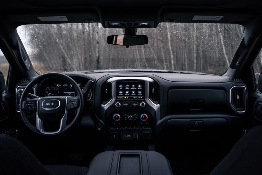 Торпедо GMC Sierra Elevation Crew Cab 2018 года  (фото 29 из 29)